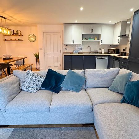 Sound Of The Sea - Penthouse In Portrush Apartment Bagian luar foto