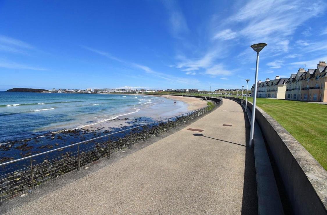Sound Of The Sea - Penthouse In Portrush Apartment Bagian luar foto
