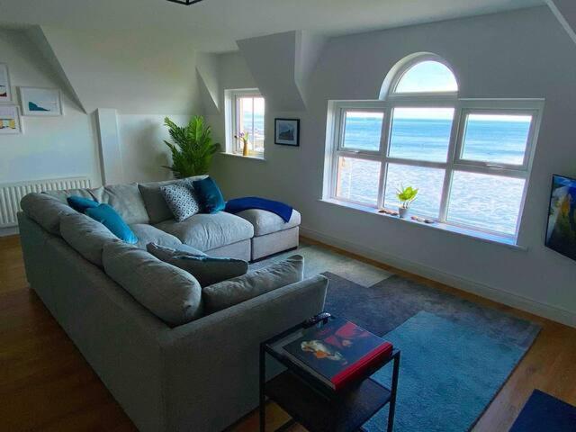 Sound Of The Sea - Penthouse In Portrush Apartment Bagian luar foto