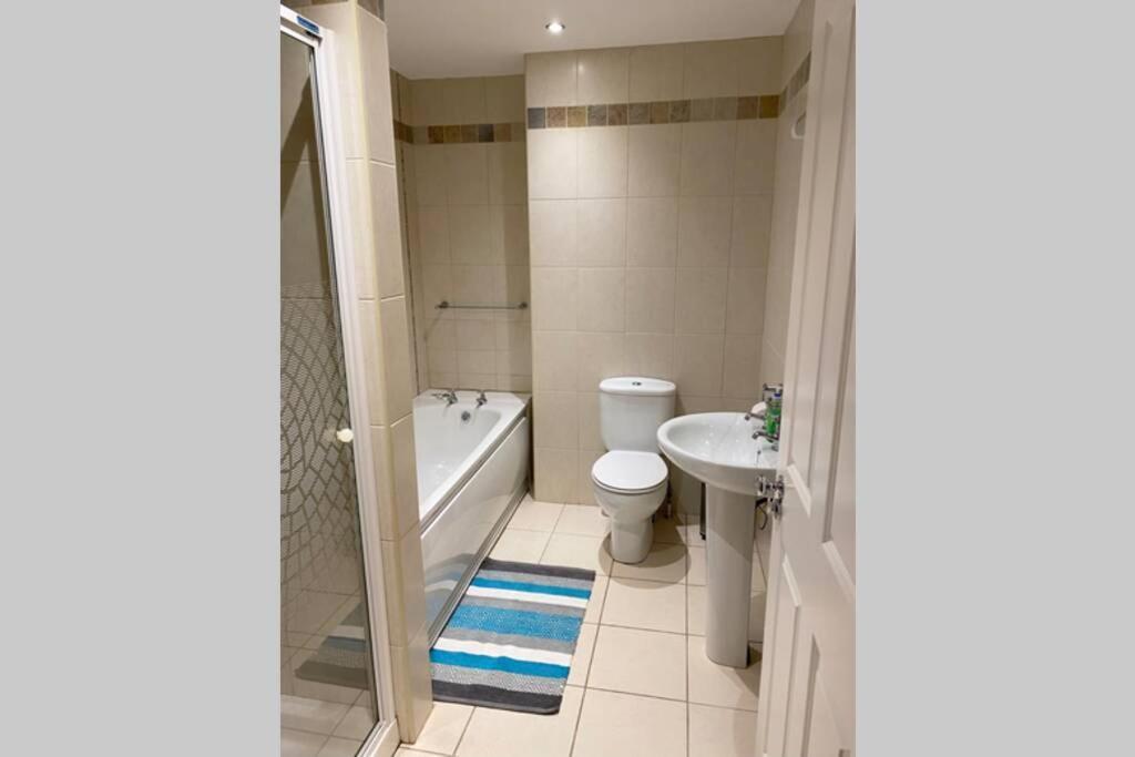Sound Of The Sea - Penthouse In Portrush Apartment Bagian luar foto