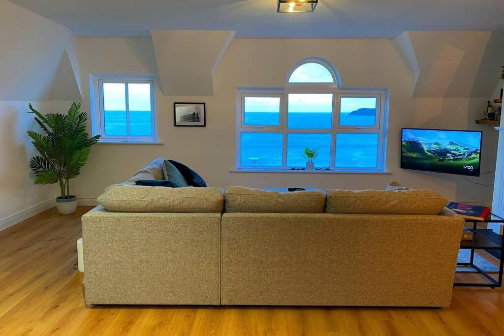Sound Of The Sea - Penthouse In Portrush Apartment Bagian luar foto