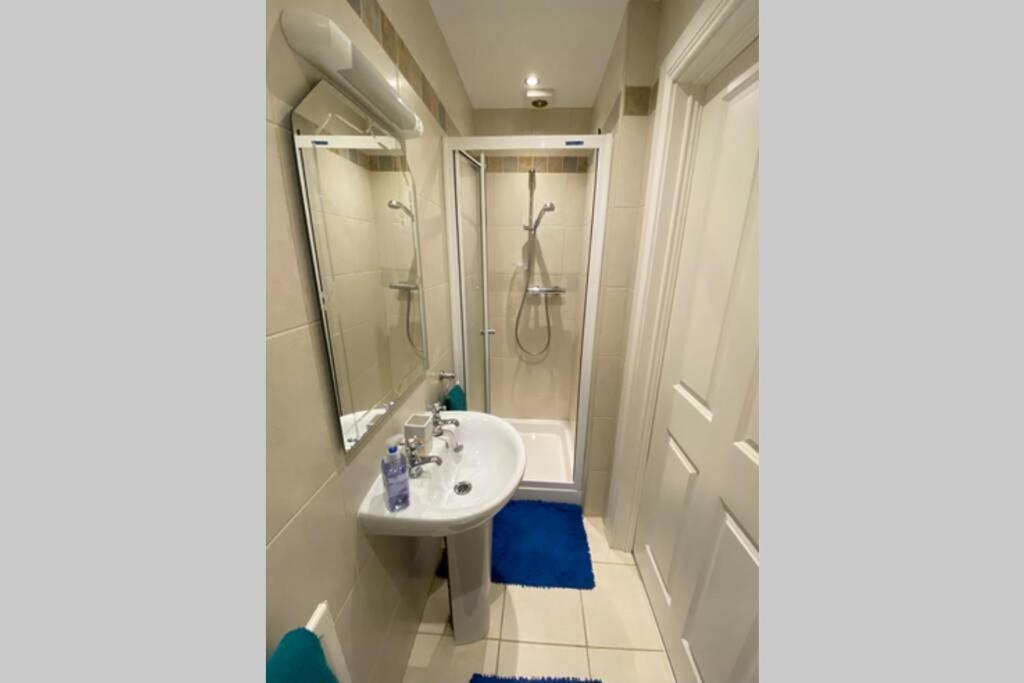 Sound Of The Sea - Penthouse In Portrush Apartment Bagian luar foto