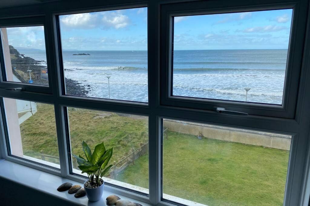 Sound Of The Sea - Penthouse In Portrush Apartment Bagian luar foto