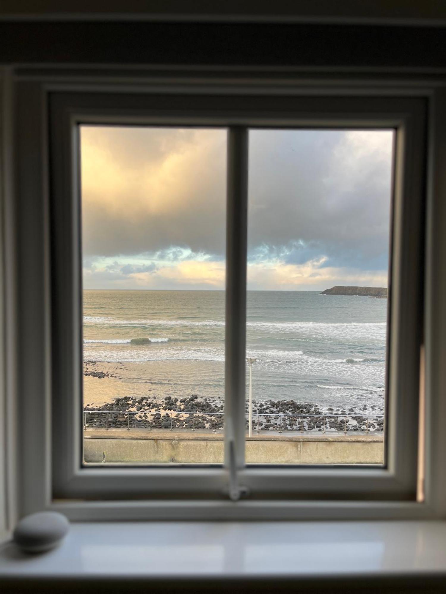 Sound Of The Sea - Penthouse In Portrush Apartment Bagian luar foto