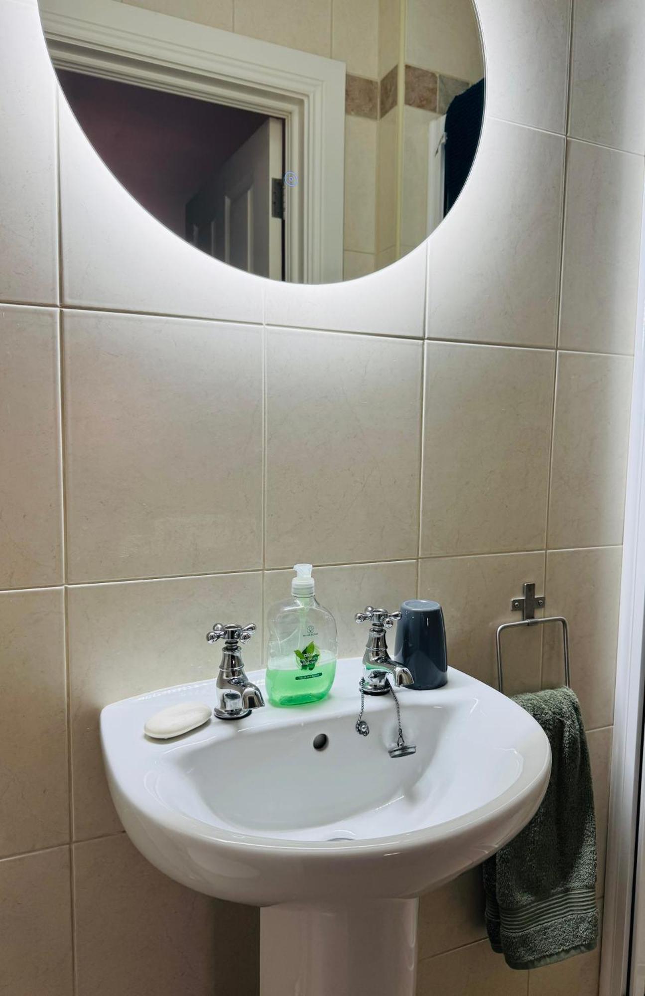 Sound Of The Sea - Penthouse In Portrush Apartment Bagian luar foto